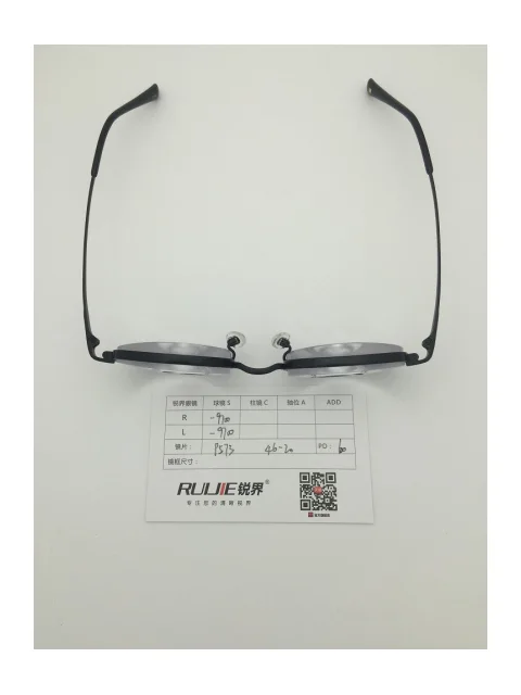 1.9超薄玻璃镜片 R:-9700 L:-9700 PD:60 镜框：9573（46-20）