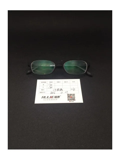 1.9超薄玻璃镜片 R:-700 L:-700 PD:67 镜框：A106（50-17）